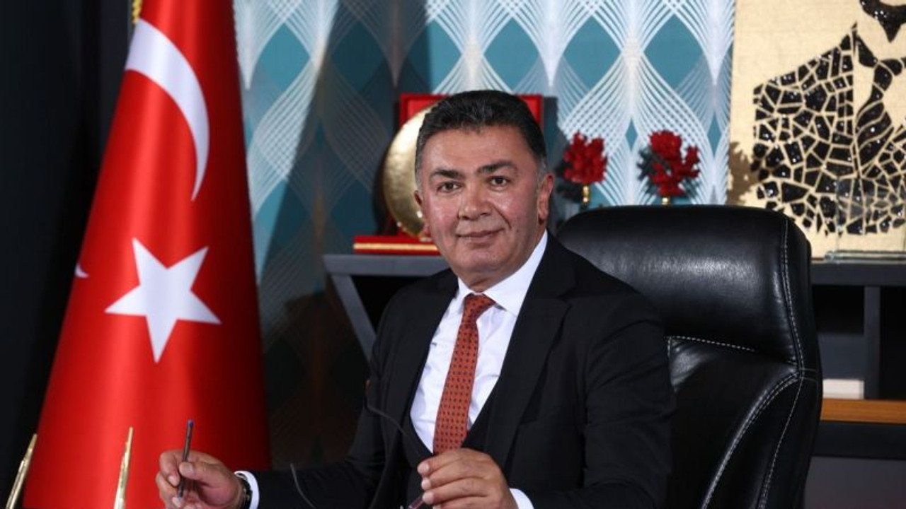 Şanbaz Yıldız: Atatürk düşmanlarının kütüphanelerde yeri olmamalı!
