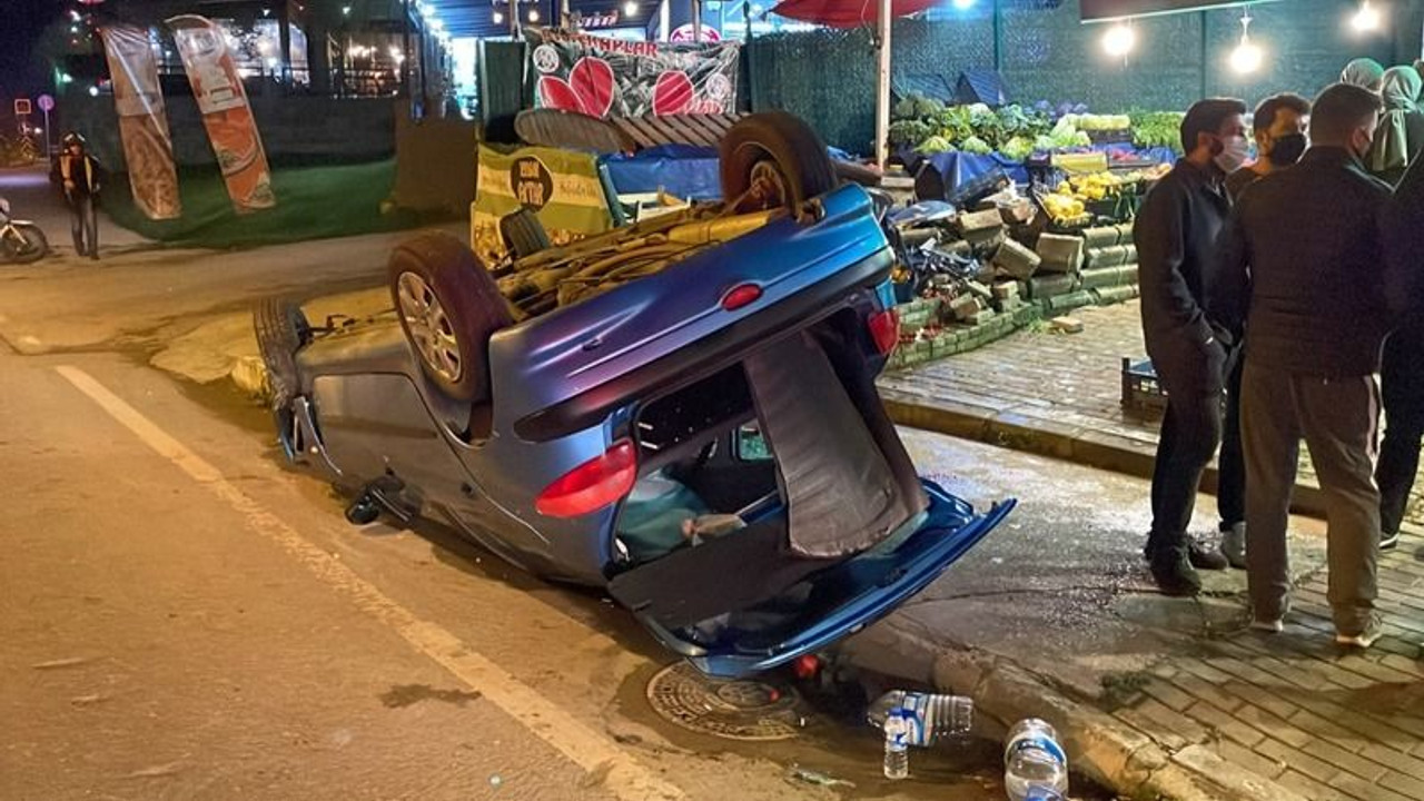 Kediyi ezmemek için takla attı