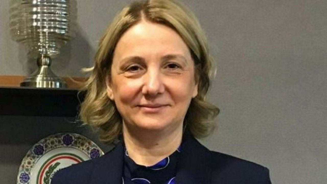 Şerefin varsa istifa et!