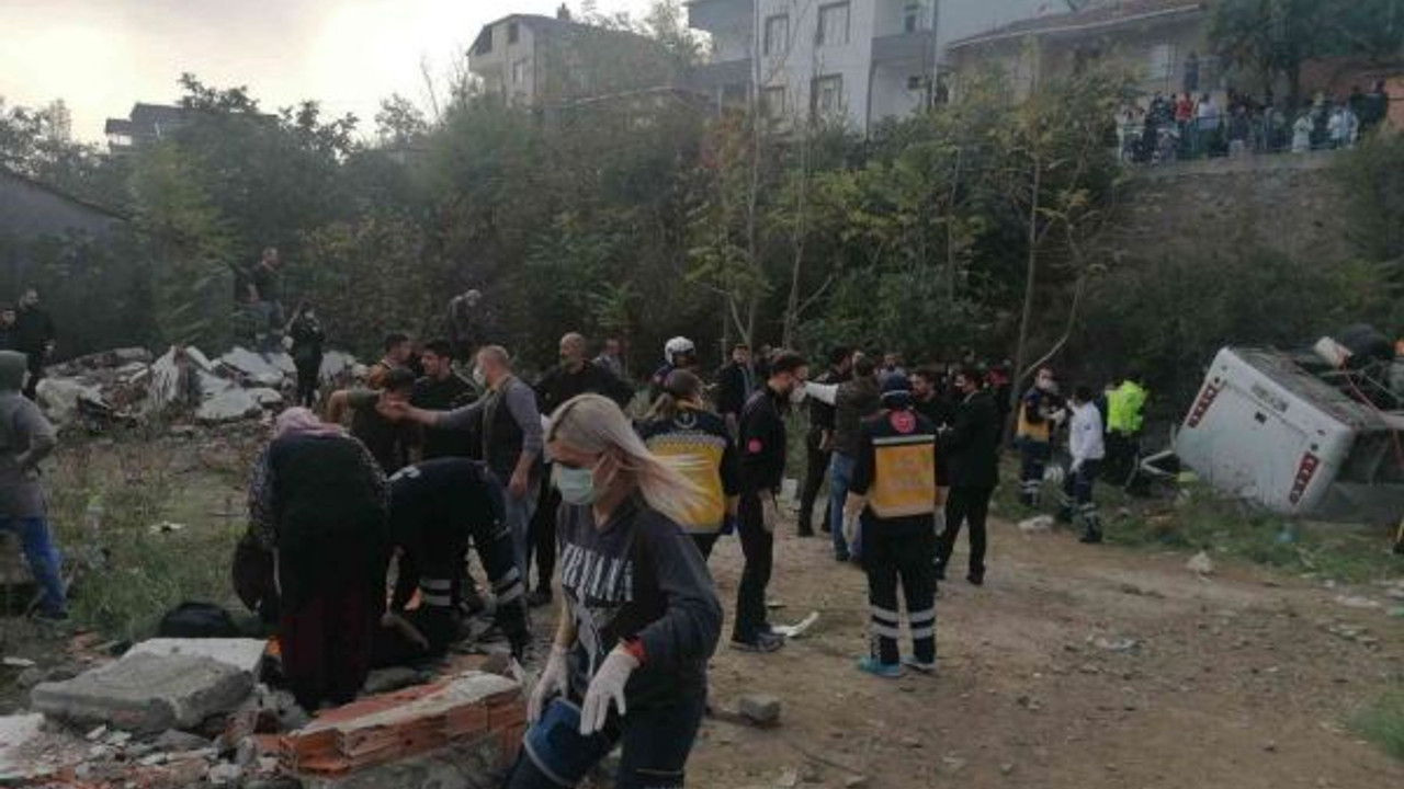 Öğrenci servisi kazasından acı haber: 2 ölü, 20 yaralı