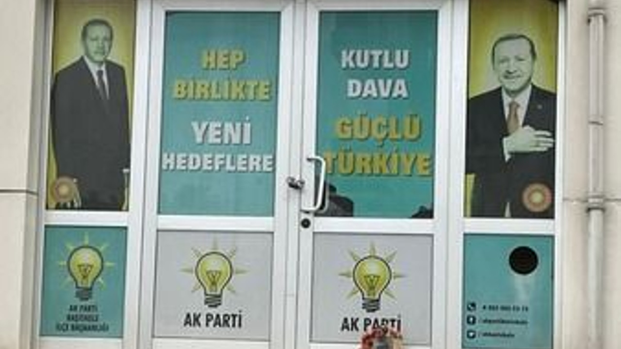CHP’den AKP’ye manidar Atatürk çiçeği