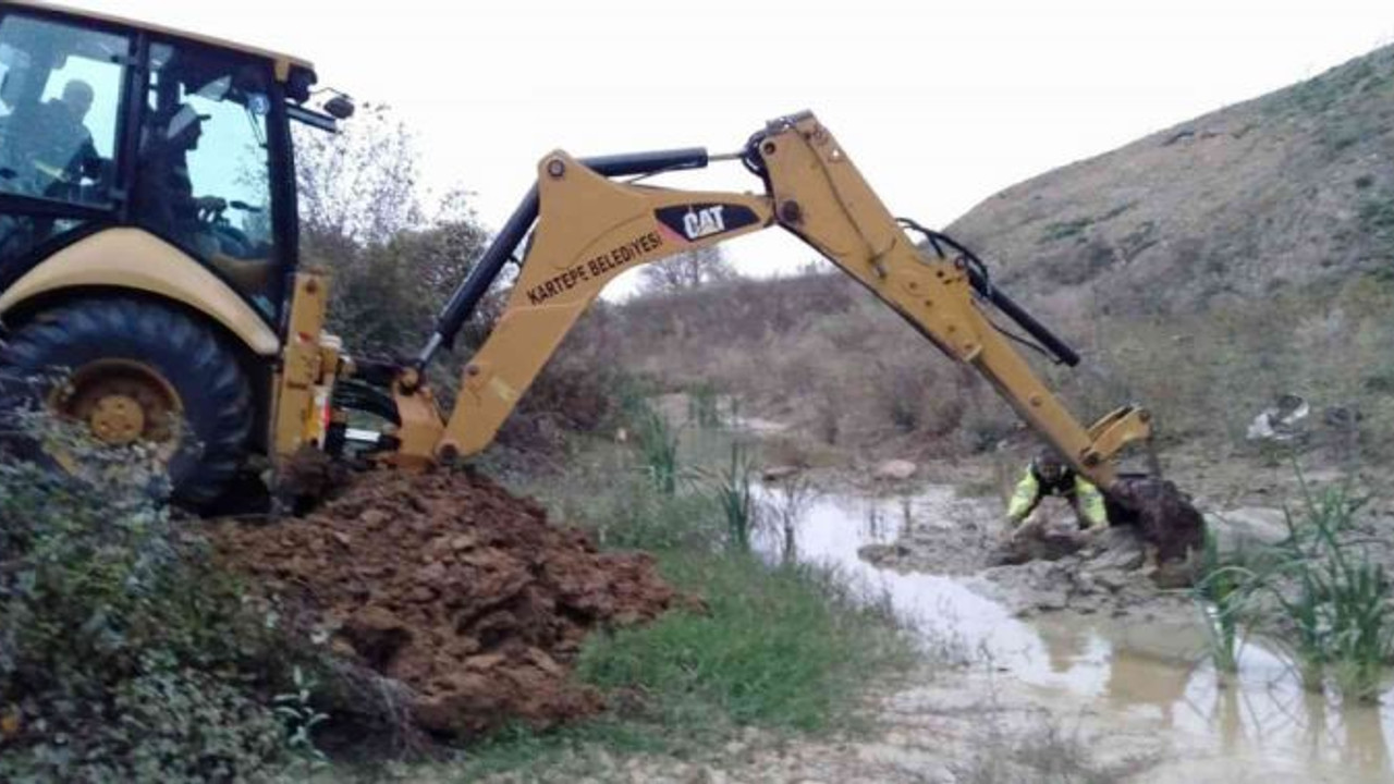 Su kanalında mahsur kalan büyükbaş hayvan kurtarıldı