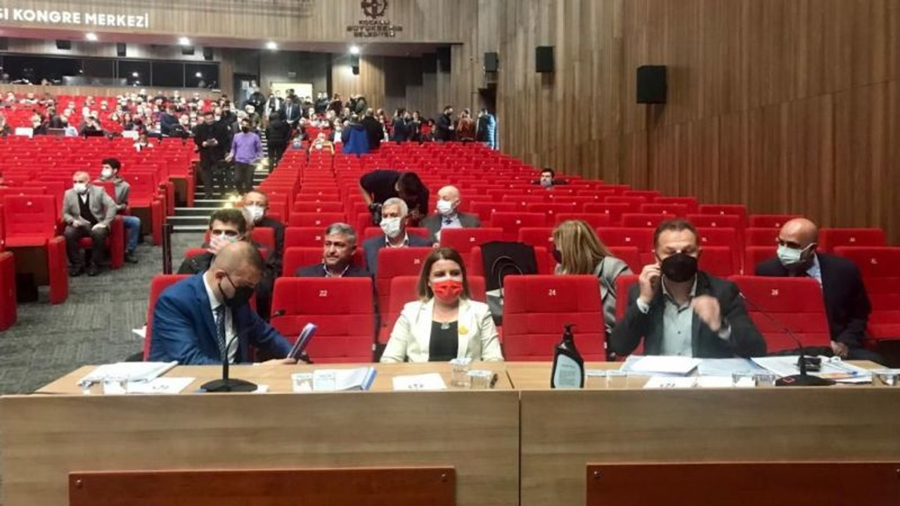 Büyükşehir’de bütçe tartışması: Başarı 10 kilometre raylı sistem mi?