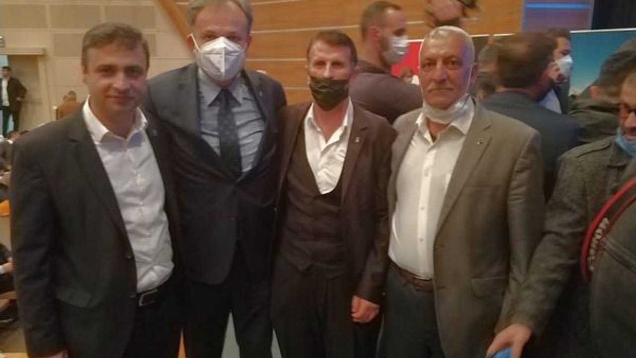 AKP’nin toplantılarında o isim dikkat çekiyor!