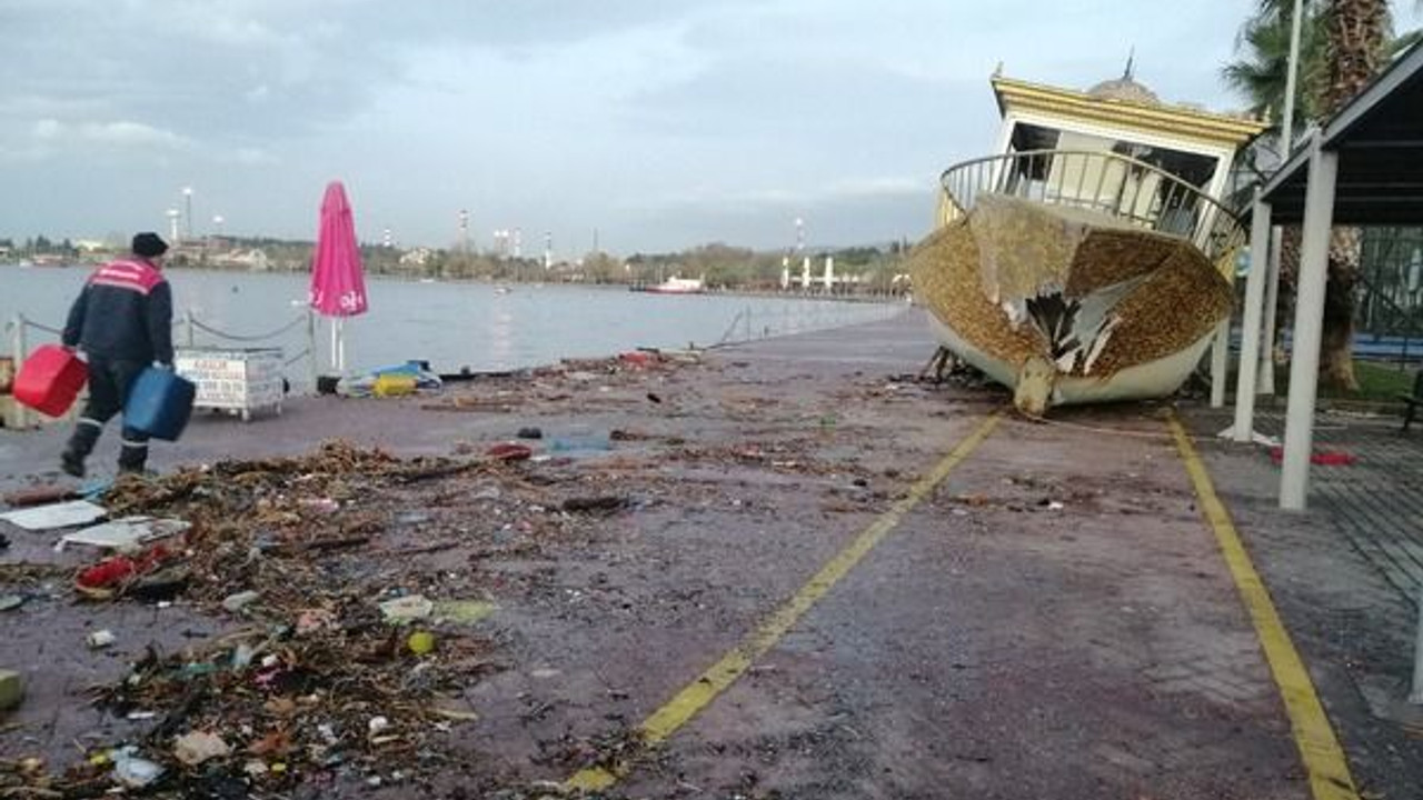 Lodos Kocaeli'yi birbirine kattı
