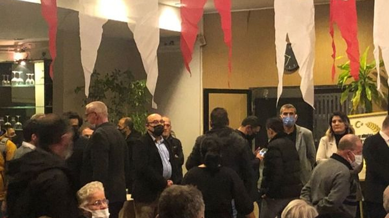 Tarhan konuştu salon boşaldı “Oy verdiğimize pişman etmeyin”