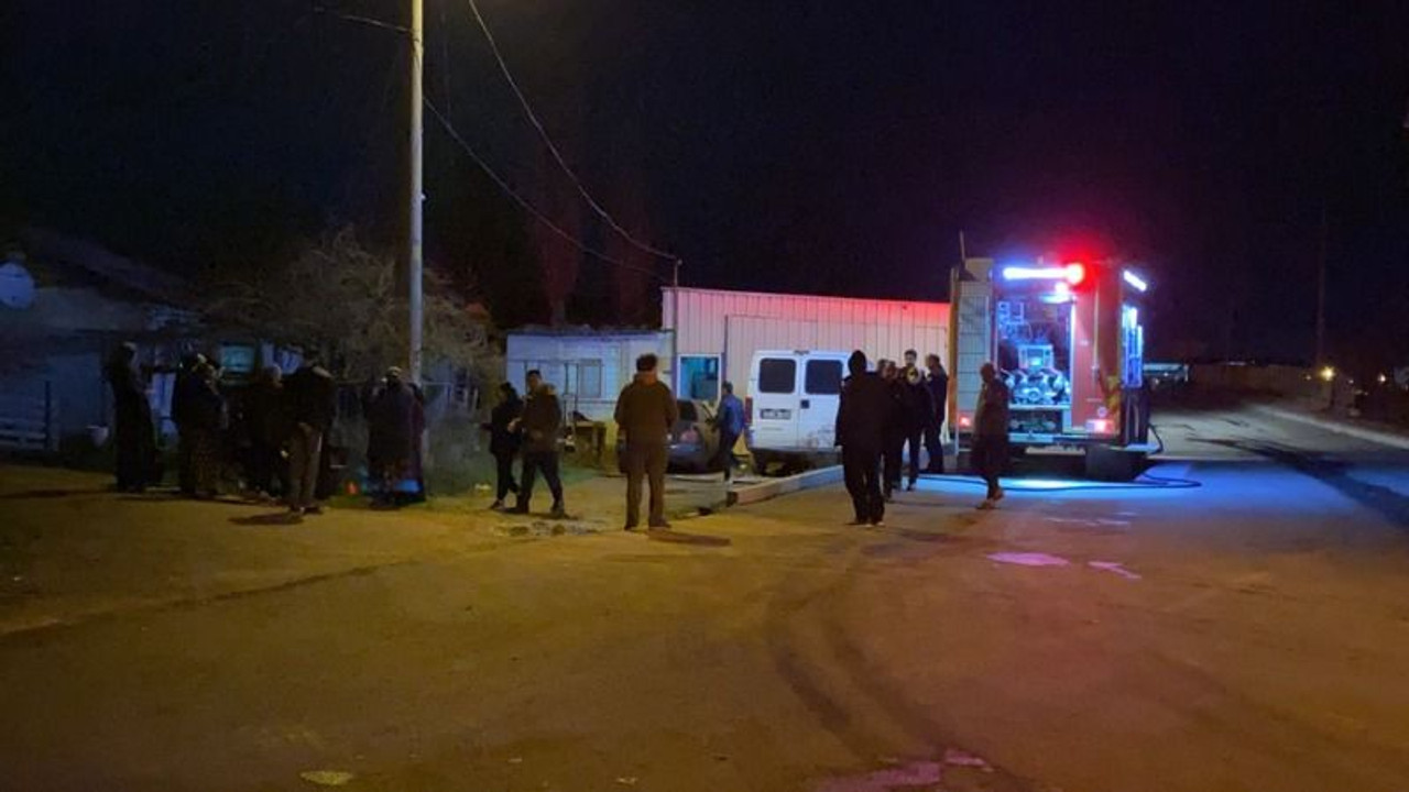 Kendi evini ateşe verip kayıplara karıştı