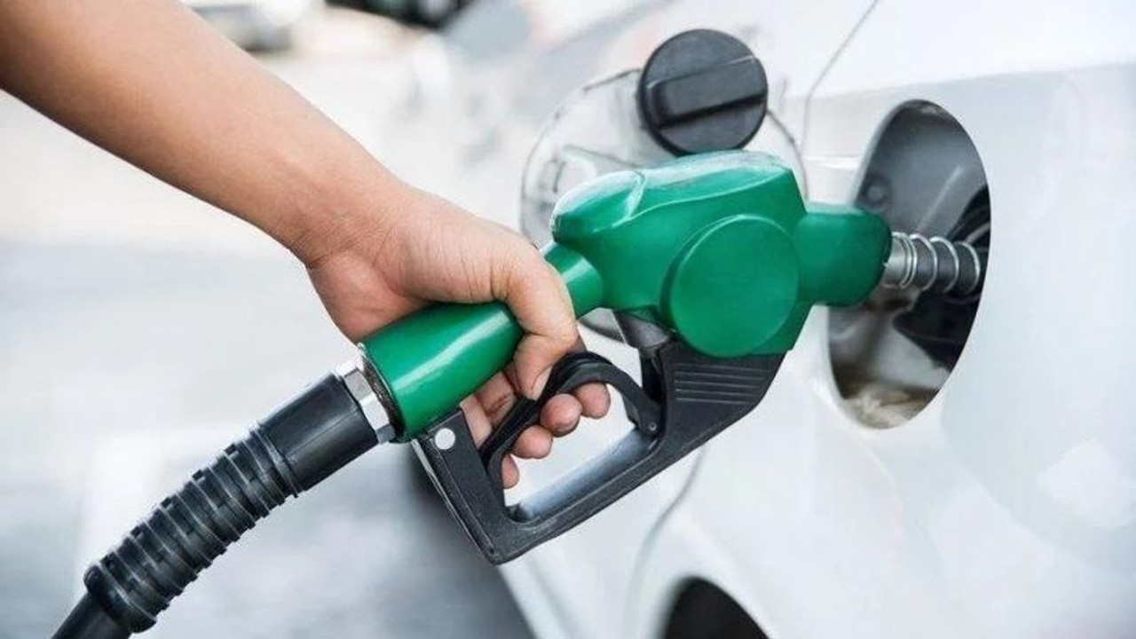 Benzin ve motorine yeni zam netleşti bu gece geliyor!