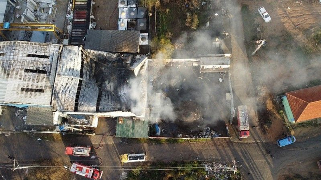 Fabrika yangını kontrol altına alındı