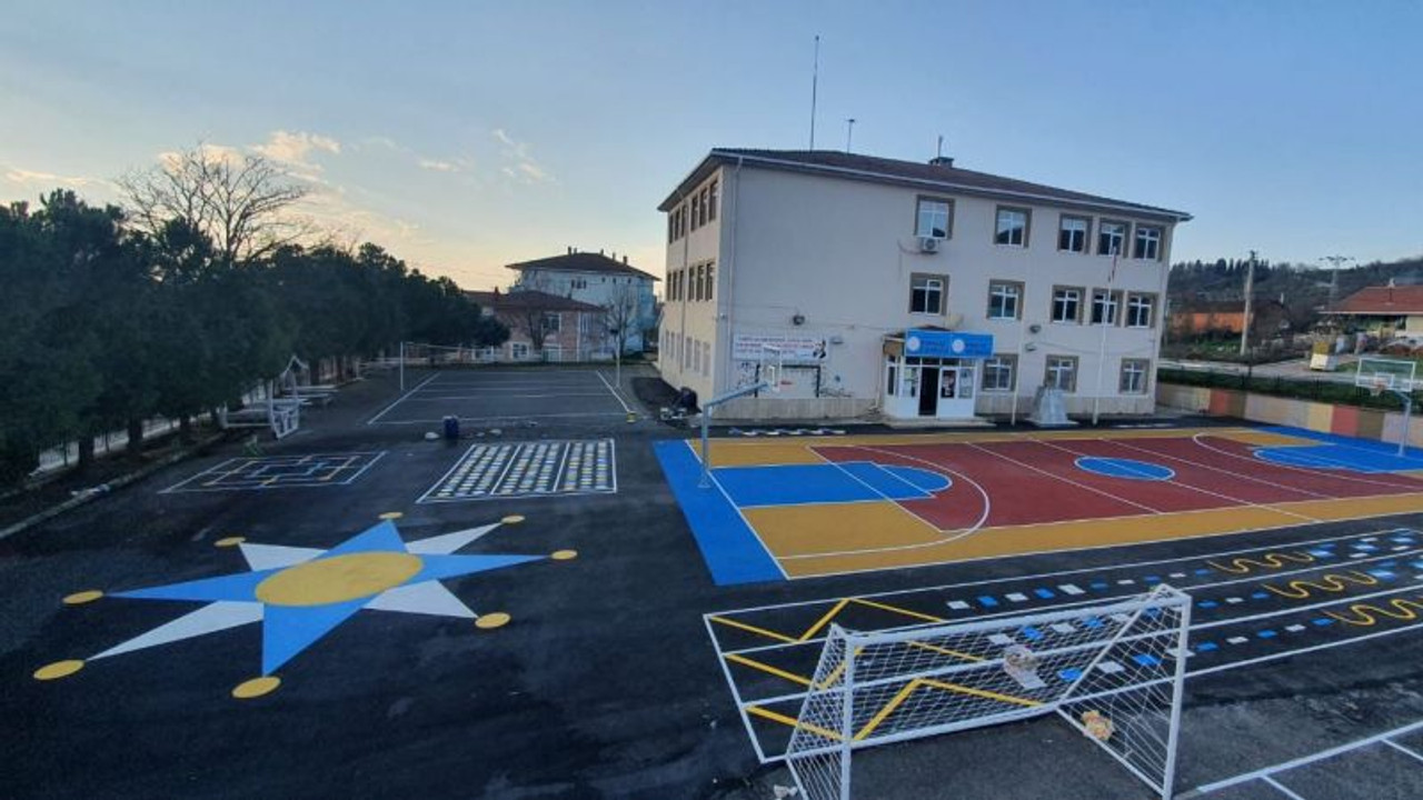 Dilovası Köseler Ortaokuluna basketbol ve voleybol sahası