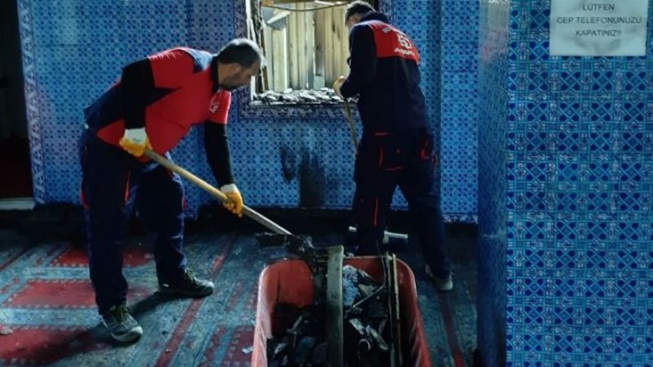 Cedit'te yanan cami, onarılmaya başlandı