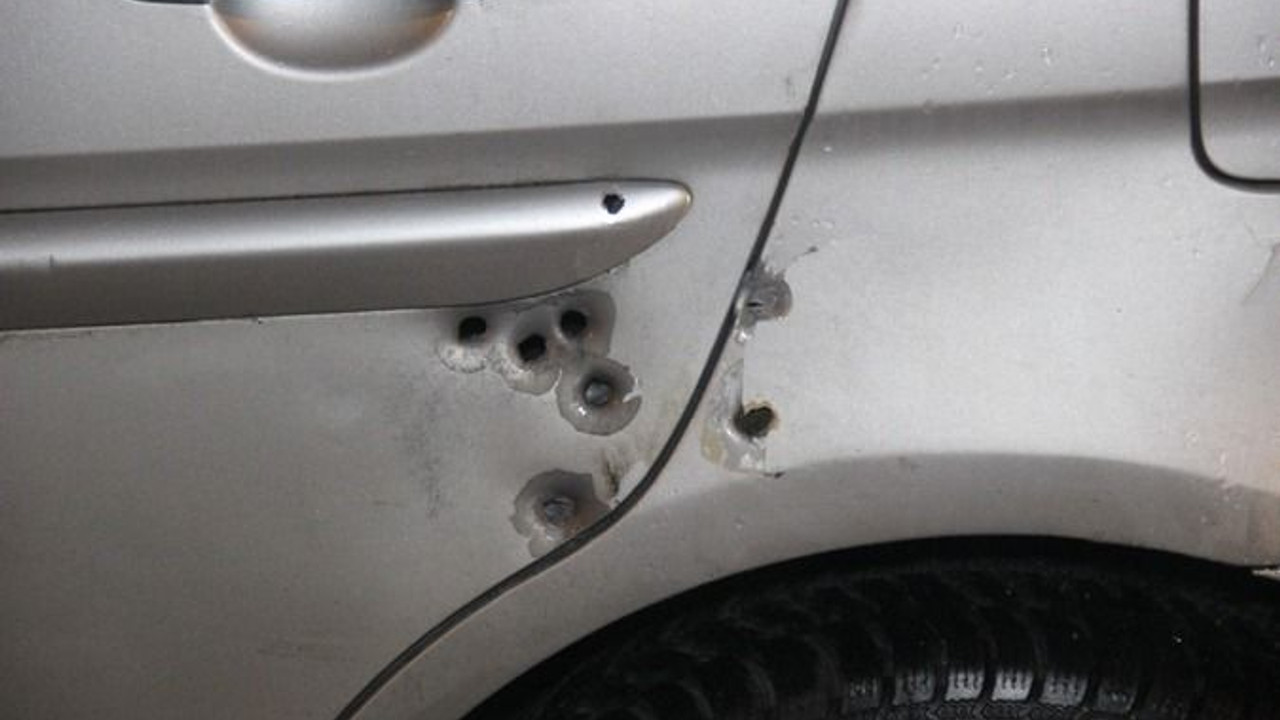 Otomobili kurşun yağmuruna tuttular!