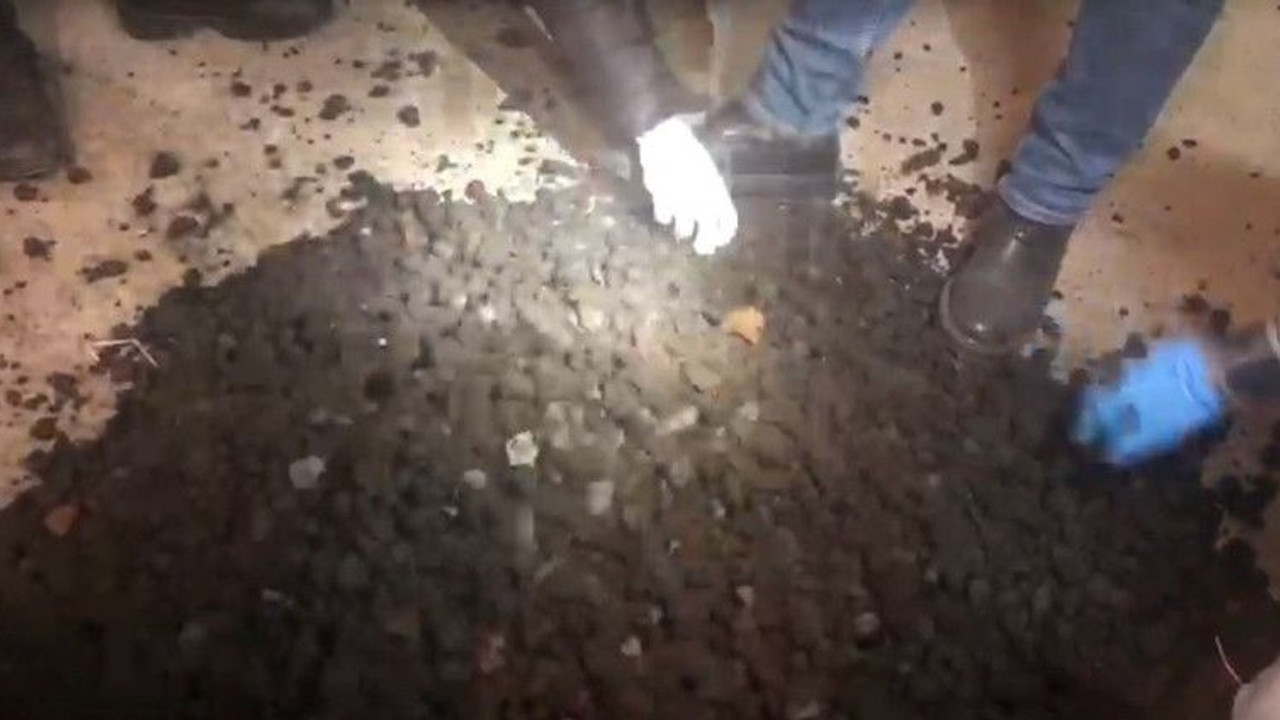 Çuvalların içinden kilolarca uyuşturucu çıktı