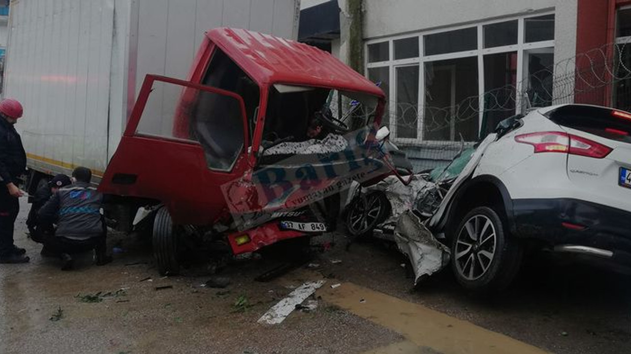 Santral Rampasında feci kaza! Yaralılar var…