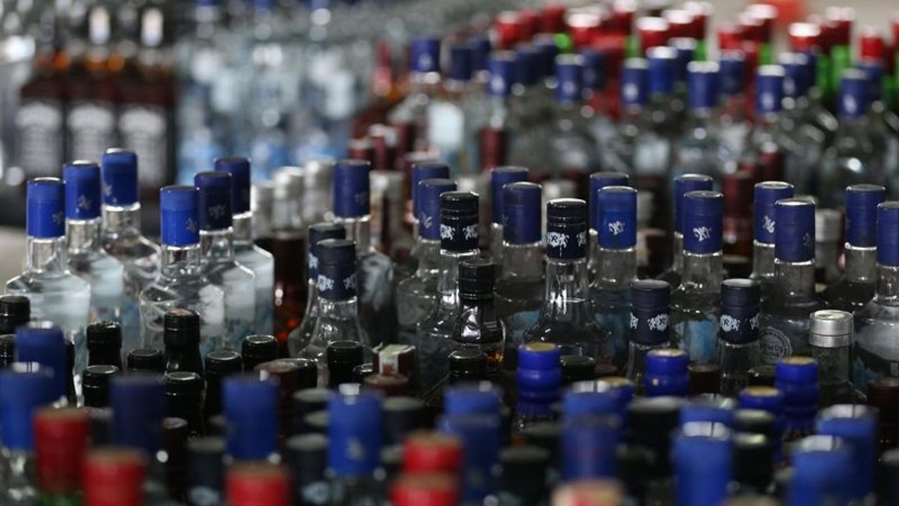 Alkol değil yüksek vergi öldürüyor
