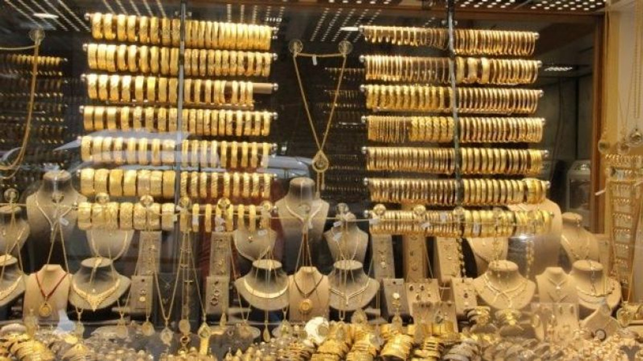 Altın fiyatlarında yeni rekor: Gram 1000 TL üzerini gördü