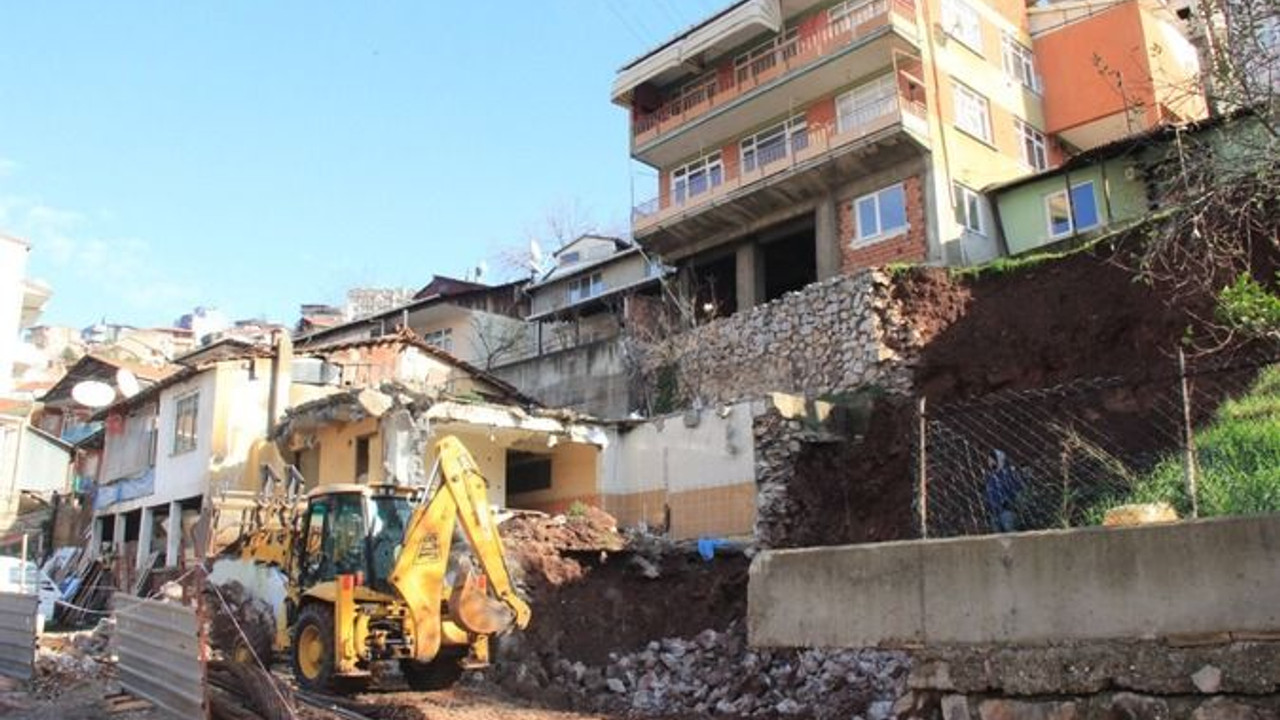 İstinat duvarı çökmüştü...Çalışmalar sürüyor