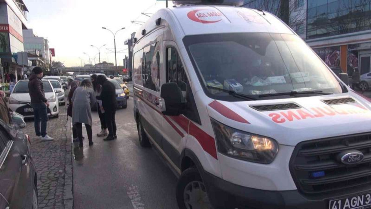 Karşıdan karşıya geçerken otomobil çarptı
