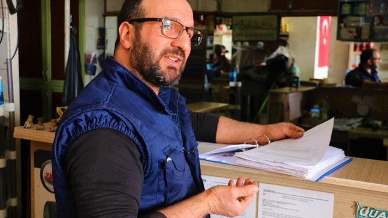 Müşterilere tek tek iade etti... 'Böyle esnaf kaldı mı' dedirtti