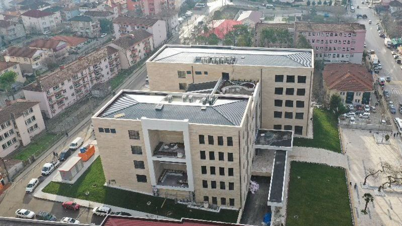 Kandıra’ya yakışır bir belediye hizmet binası kazandırıyoruz