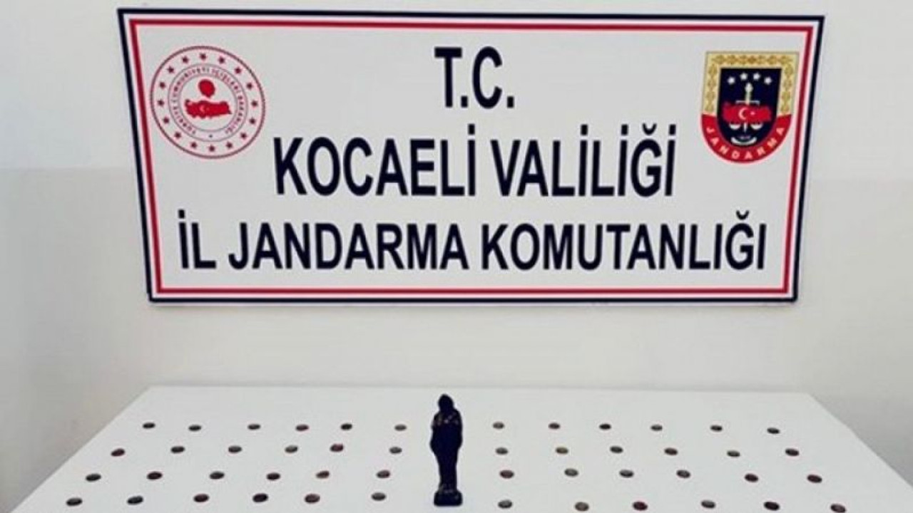 77 Sikke ve Meryem Ana figürlü heykel ele geçirildi