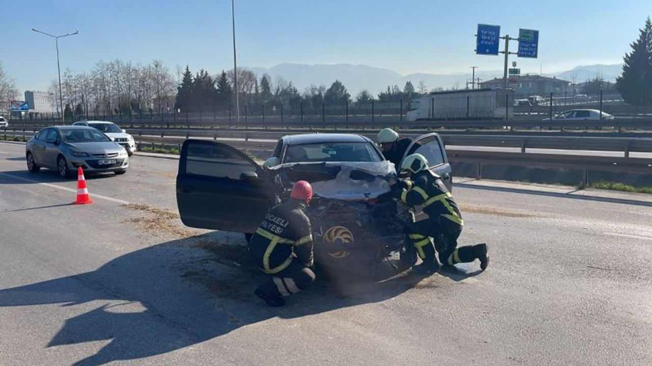 Kontrolden çıktı, bariyerlere vurup savruldu
