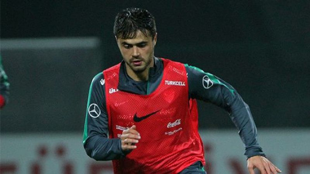 Futbolcu Ahmet Çalık trafik kazasında hayatını kaybetti!