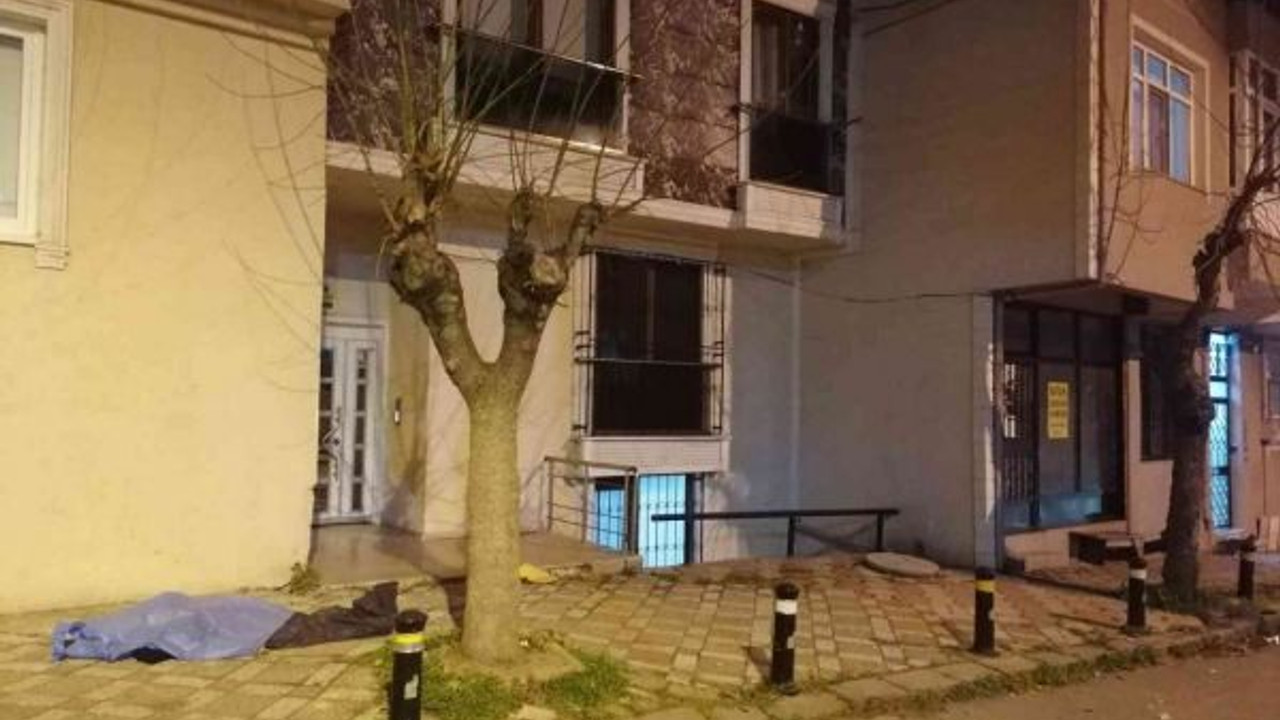 Yaşlı adam kaldırımda ölü bulundu