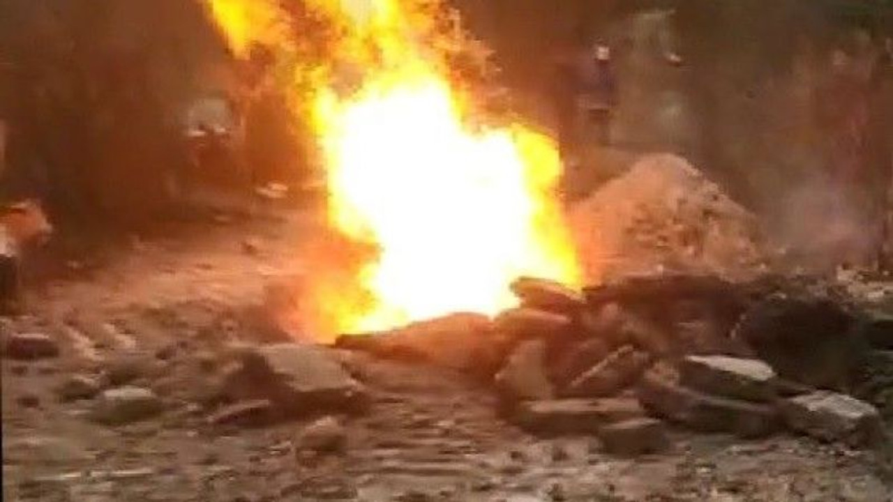 Doğalgaz boru hattı alev topuna döndü