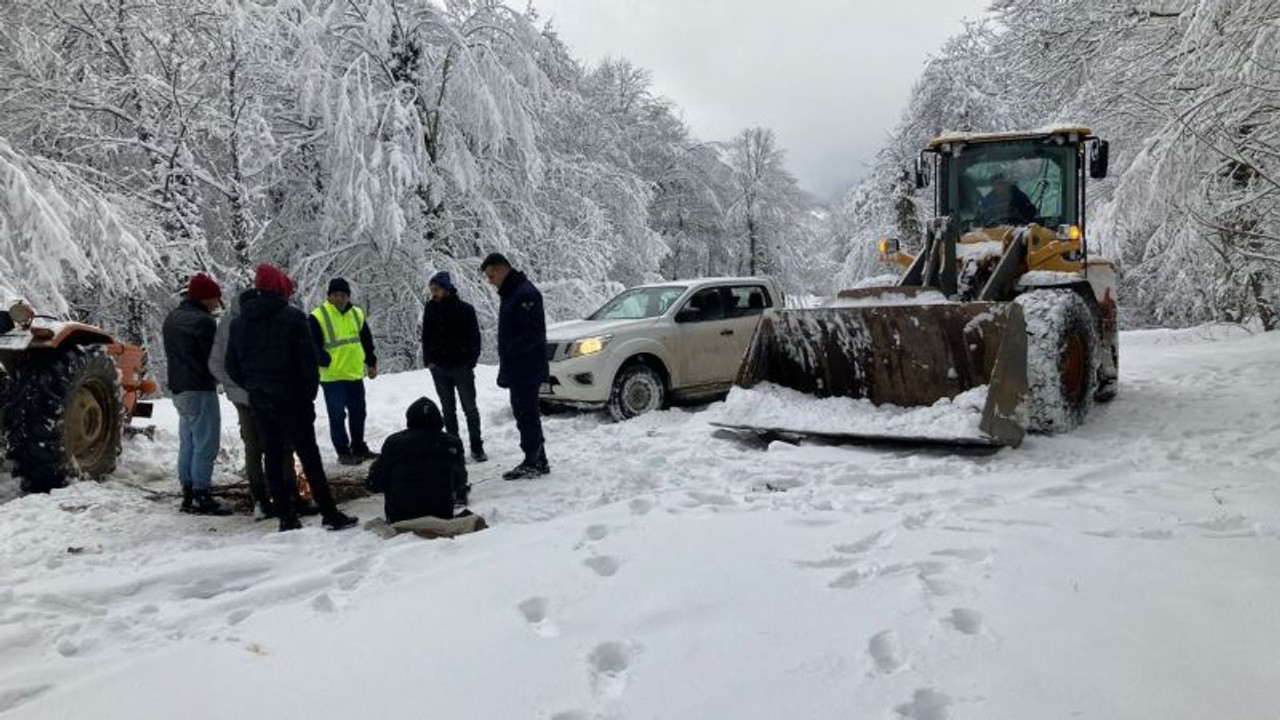 Orman yolunda mahsur kaldılar