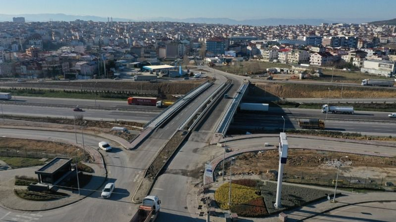 Trafiğe nefes aldıracak köprü açıldı