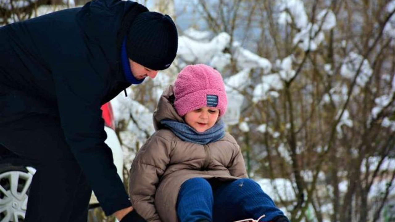 Üç kuşaktır aynı yerde kayak keyfi