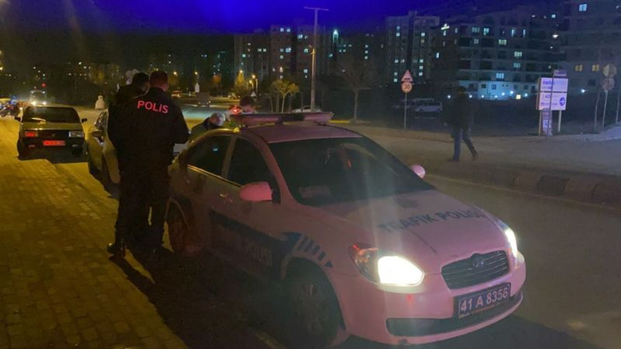 Trafiği tehlikeye düşüren alkollü sürücüye gözaltı