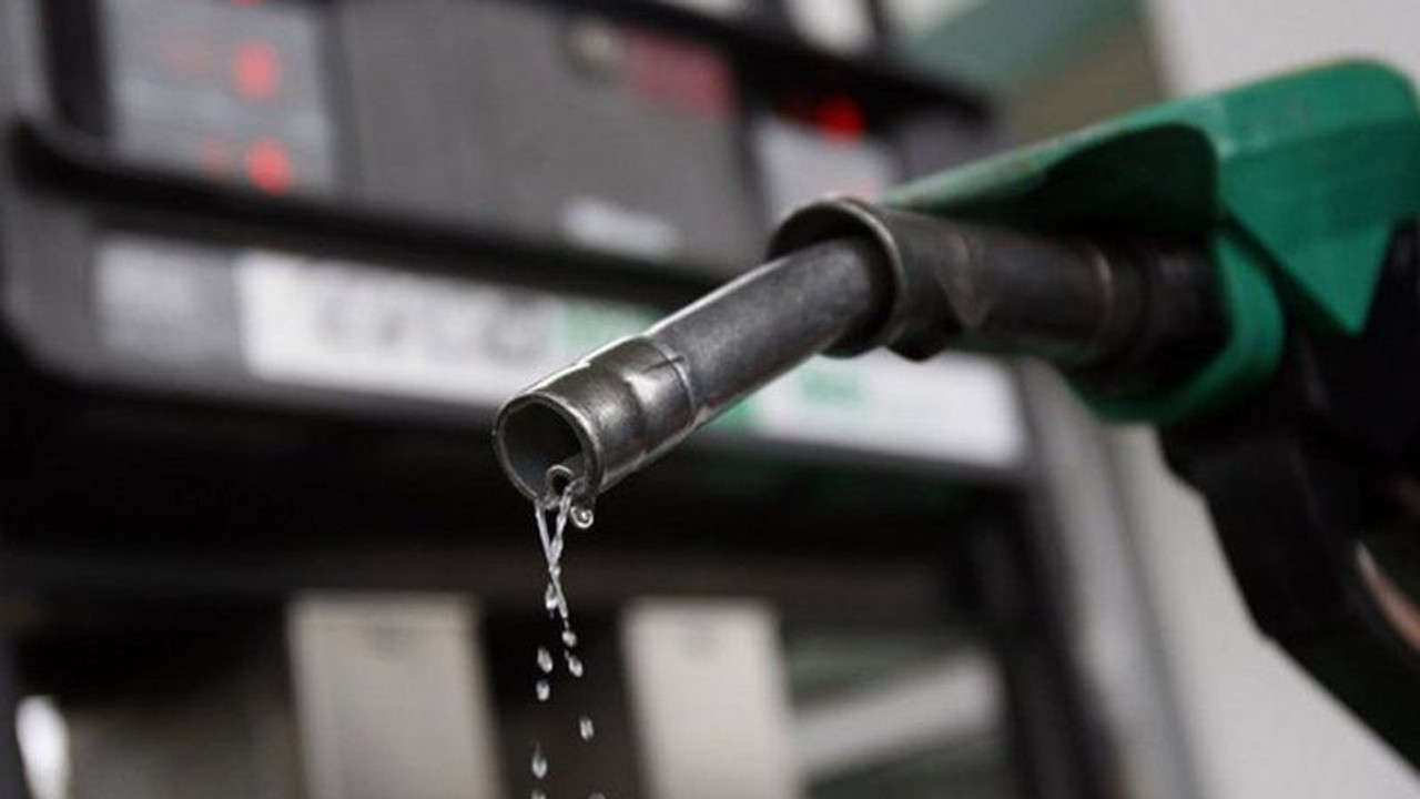 Benzine ve motorine bu gece zam geliyor!