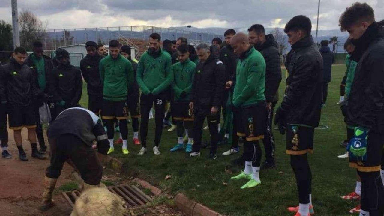 Kocaelispor’da antrenman öncesi adak adandı