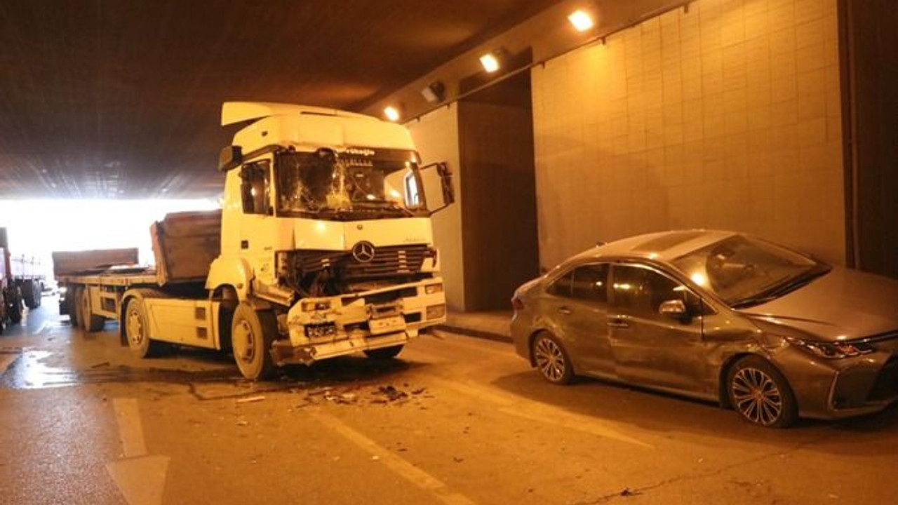 Kocaeli'de 7 aracın karıştığı zincirleme kaza!