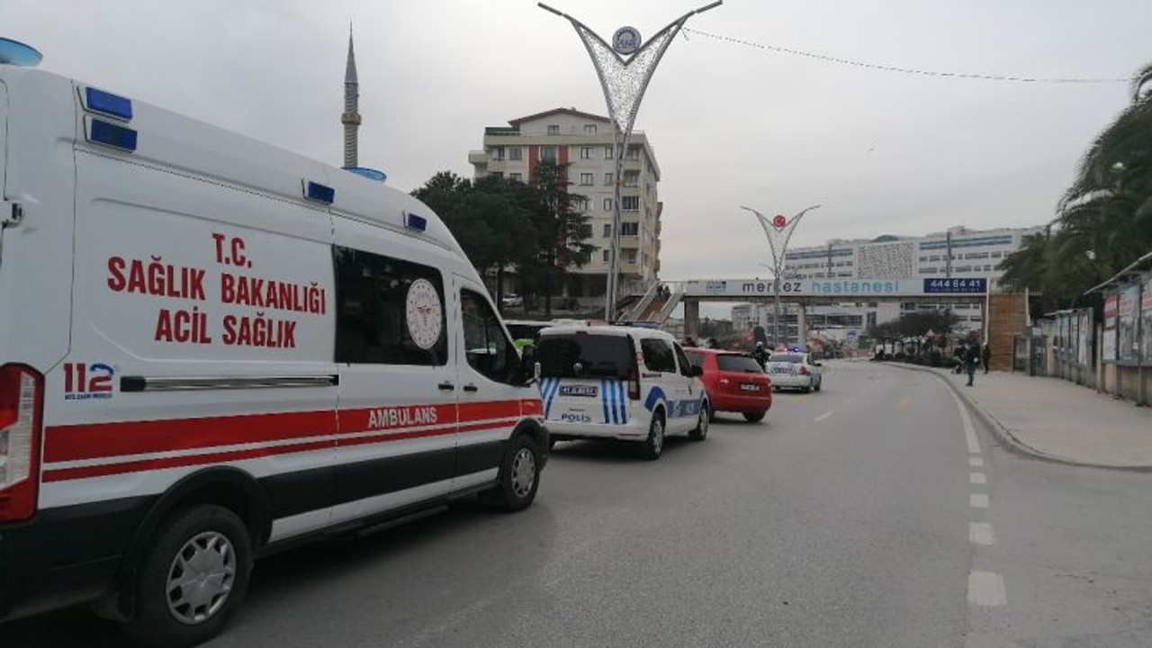 Kocaeli’de iki araç çarpıştı: 3 yaralı