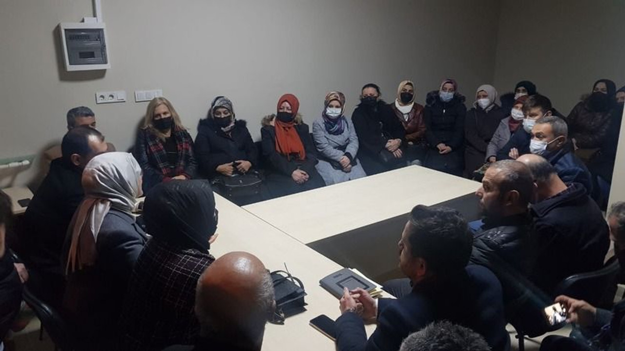 AKP İzmit, aynı anda 102 mahallede toplandı