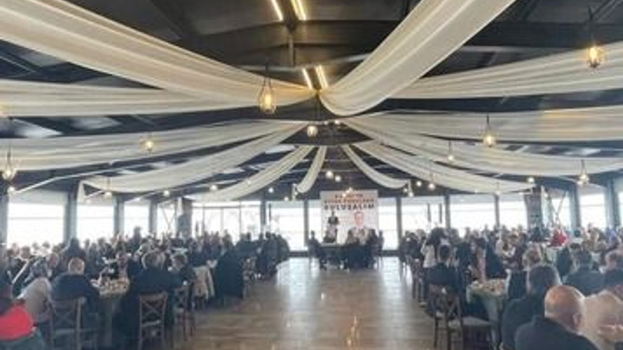 Meslektaşlarını topladı adaylığını duyurdu