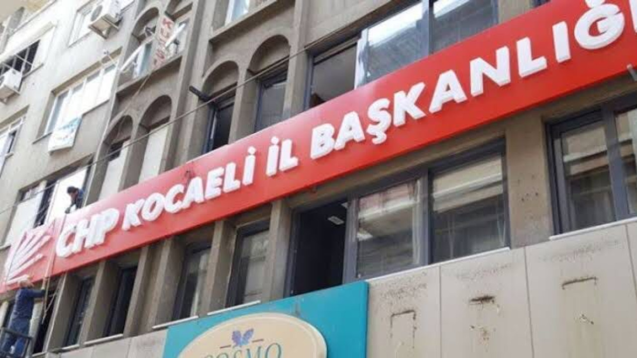 CHP FETÖ’cülerin peşini bırakmıyor