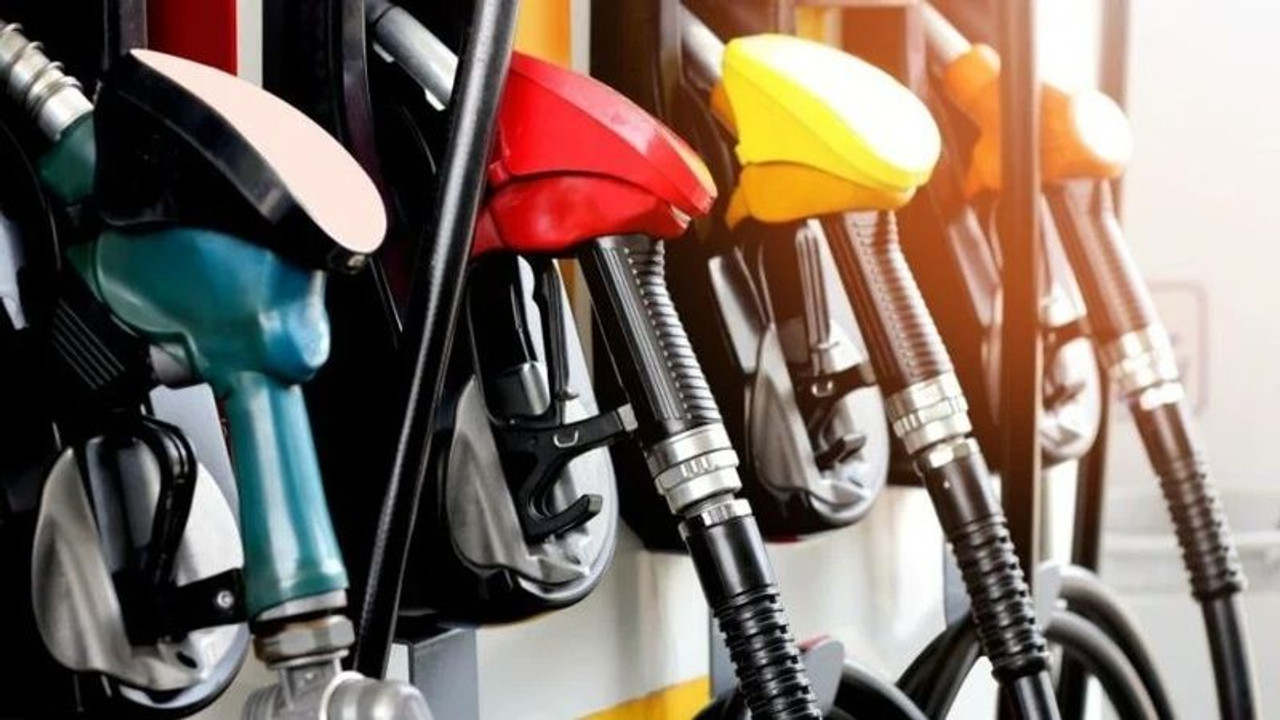 Benzin ve motorine beklenen zam geldi