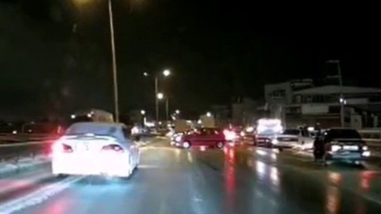 13 aracın karıştığı zincirleme kaza kamerada