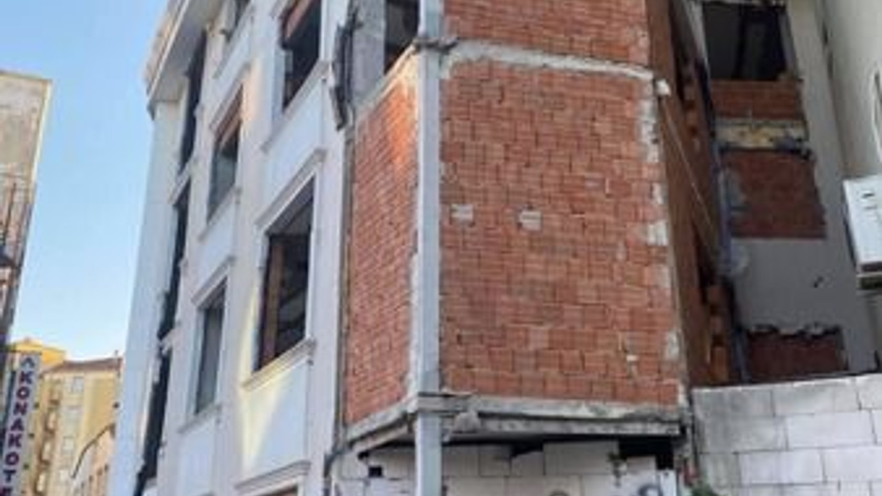 Gebze’de bir kütüphaneyi bitiremediler!