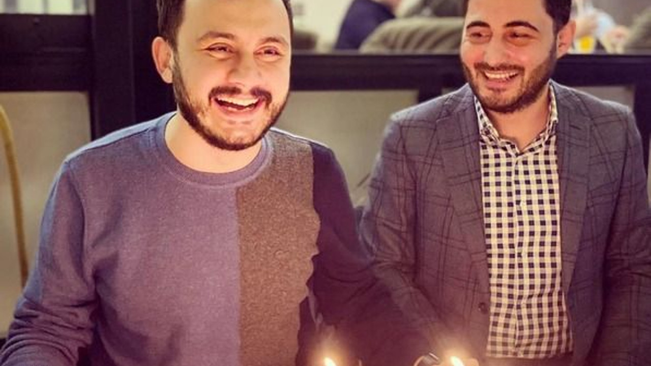 Görevden alınan başkana pasta kestiler