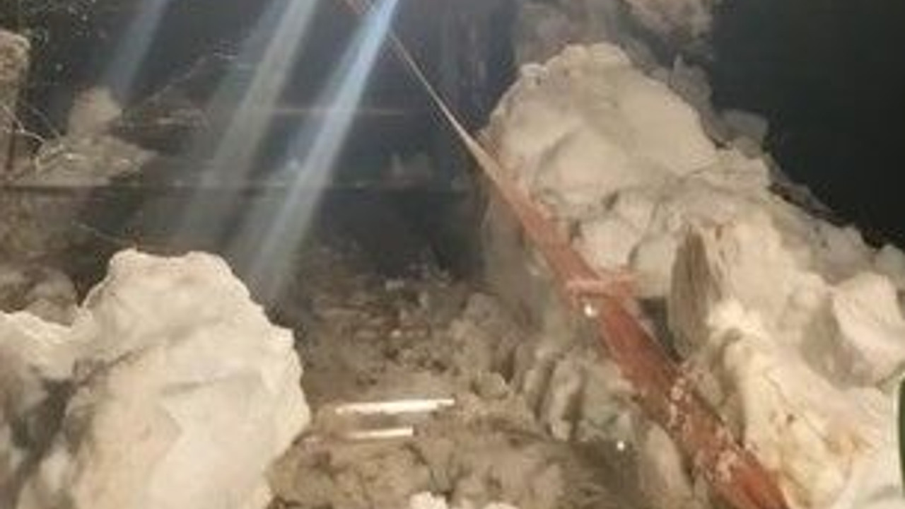 Yaylada aracıyla karda mahsur kaldı