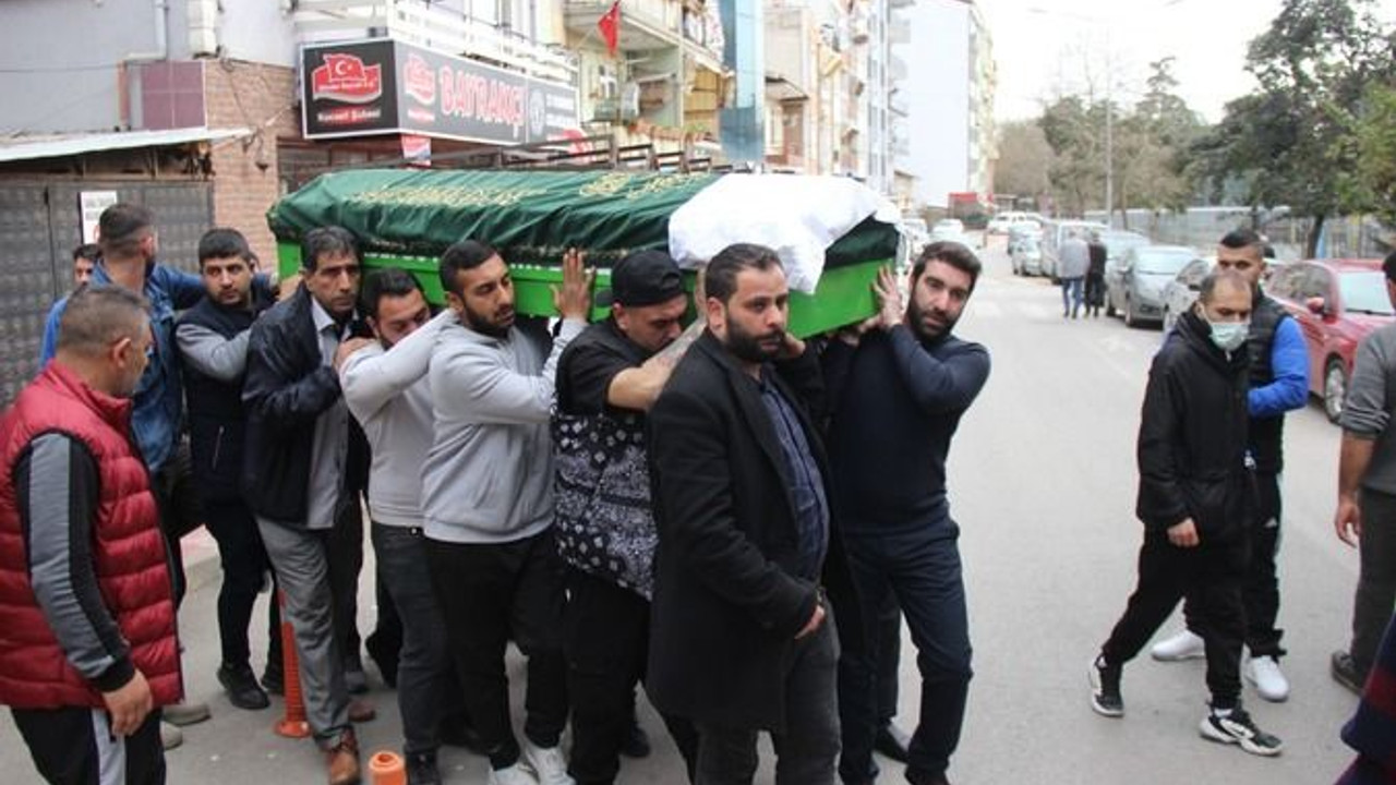 Feci kazada hayatını kaybeden 2 kişi toprağa verildi