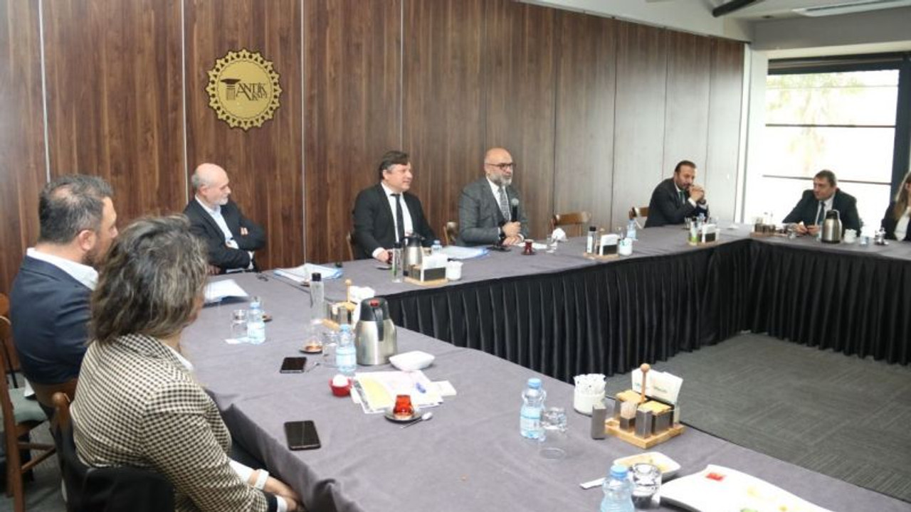 Büyükşehir, 12 ilçe belediyesi ile toplantı yaptı