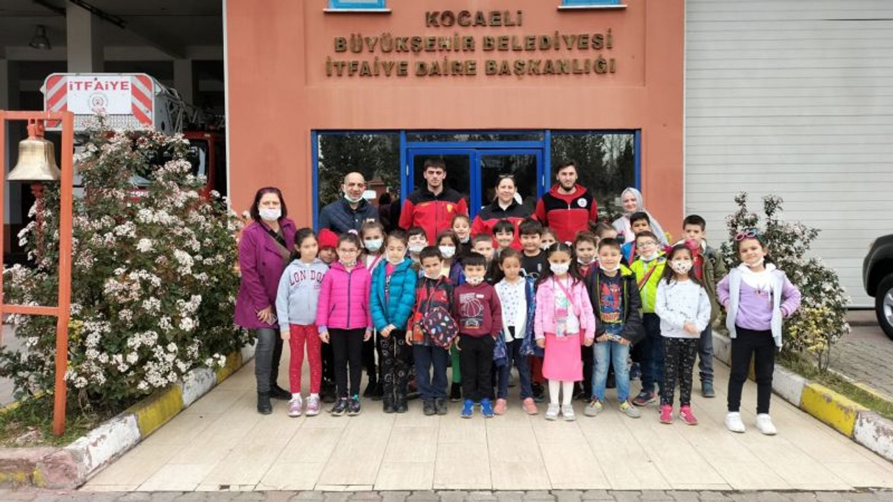 Minik öğrencilere İtfaiyecilik anlatıldı