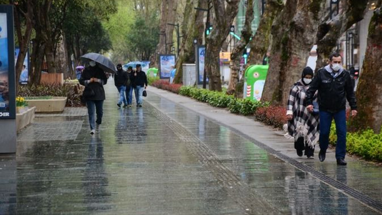 Kocaeli güne yağmurla uyandı