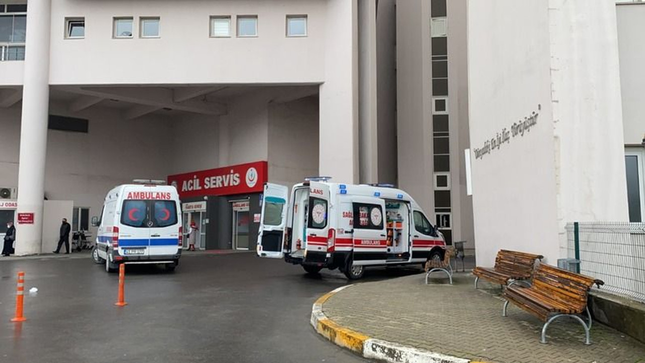 Zamanla yarıştılar...İşçinin üzerine kimyasal madde döküldü!